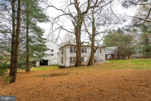 587 CHESTNUT HILL RD, Denver, PA 17517