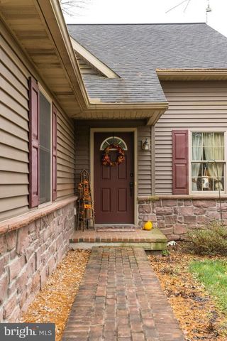 587 CHESTNUT HILL RD, Denver, PA 17517