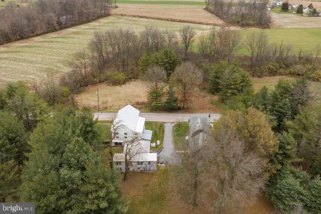 587 CHESTNUT HILL RD, Denver, PA 17517