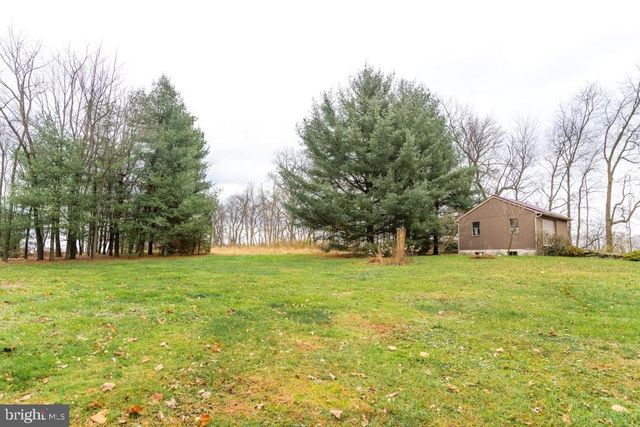 587 CHESTNUT HILL RD, Denver, PA 17517