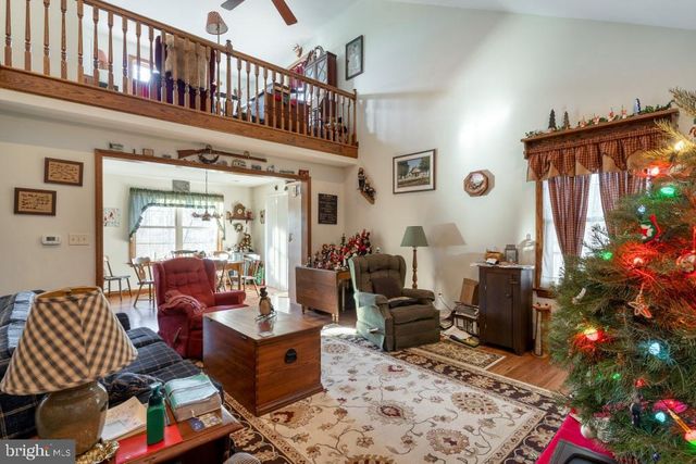 587 CHESTNUT HILL RD, Denver, PA 17517