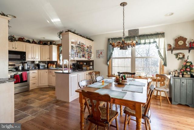 587 CHESTNUT HILL RD, Denver, PA 17517