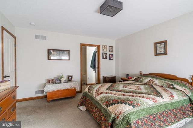 587 CHESTNUT HILL RD, Denver, PA 17517