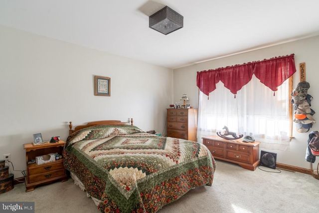 587 CHESTNUT HILL RD, Denver, PA 17517