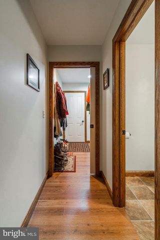 587 CHESTNUT HILL RD, Denver, PA 17517