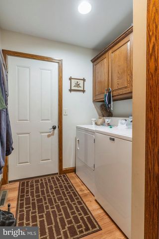 587 CHESTNUT HILL RD, Denver, PA 17517