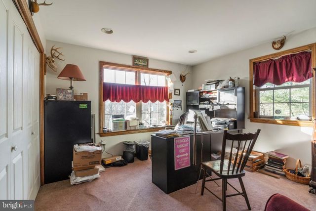 587 CHESTNUT HILL RD, Denver, PA 17517