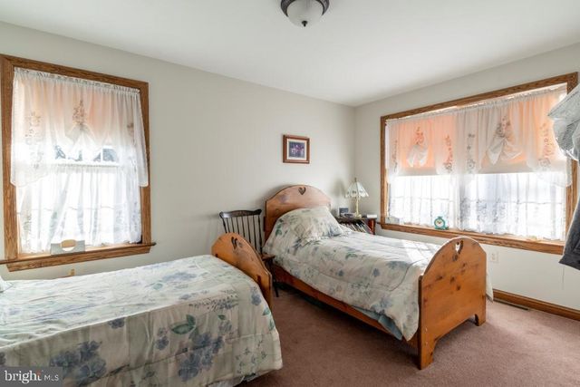 587 CHESTNUT HILL RD, Denver, PA 17517