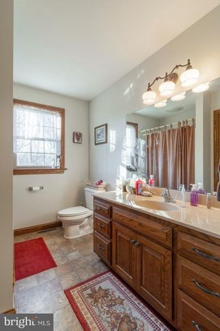 587 CHESTNUT HILL RD, Denver, PA 17517