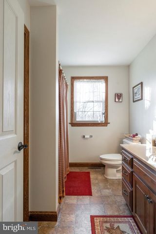 587 CHESTNUT HILL RD, Denver, PA 17517