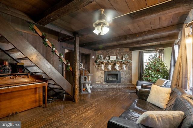 587 CHESTNUT HILL RD, Denver, PA 17517