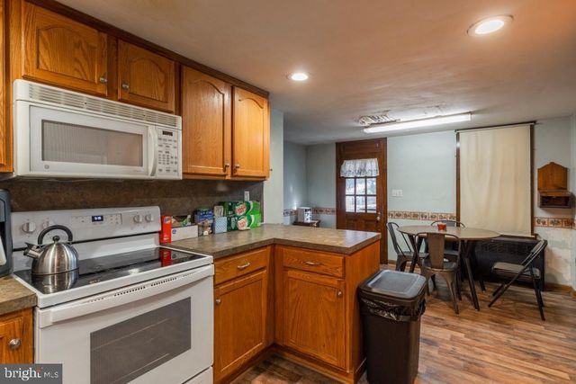 587 CHESTNUT HILL RD, Denver, PA 17517