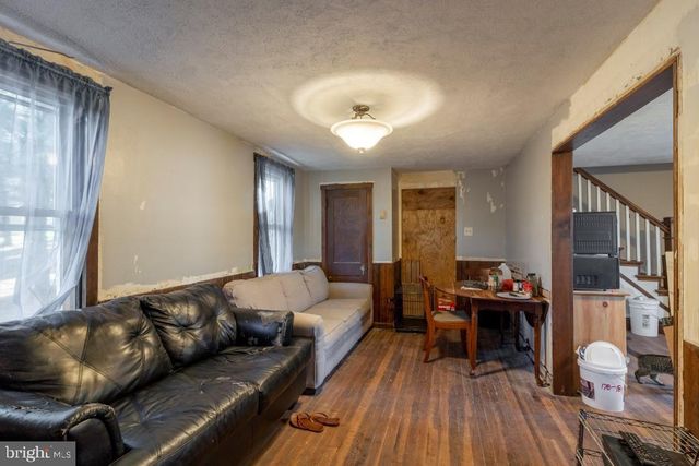 587 CHESTNUT HILL RD, Denver, PA 17517