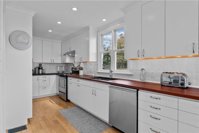 561 Indian Avenue, Middletown, RI 02842