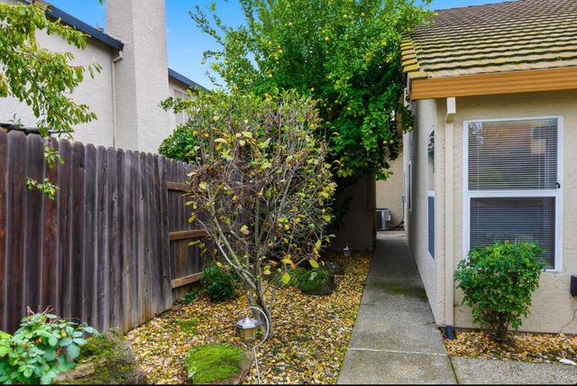 1417 Calle Las Casas, Roseville, CA 95747