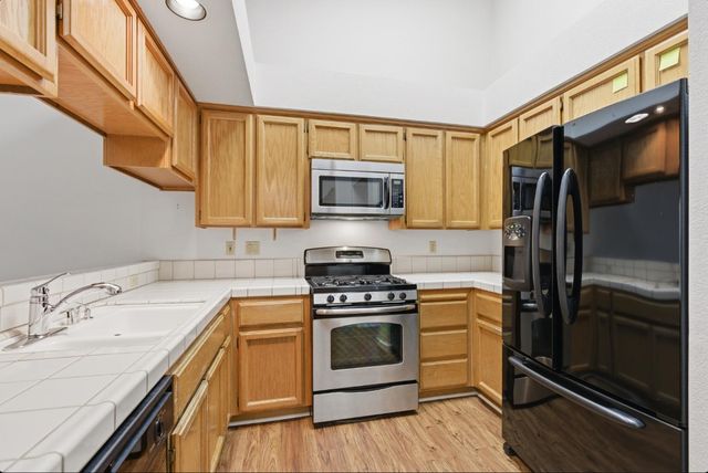 1417 Calle Las Casas, Roseville, CA 95747