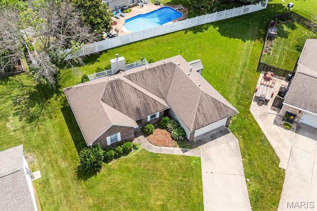33 Michelle Drive, Mascoutah, IL 62258