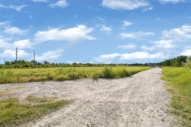 5149 Us 90 Highway W, Dayton, TX 77535