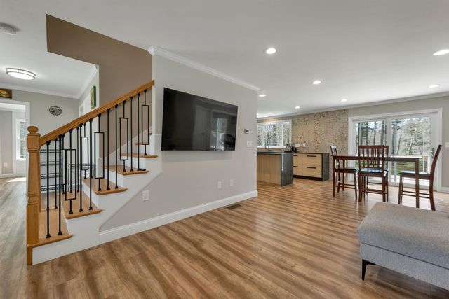 40 Mary Ann Avenue, Salem, NH 03079