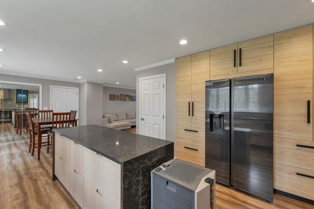 40 Mary Ann Avenue, Salem, NH 03079