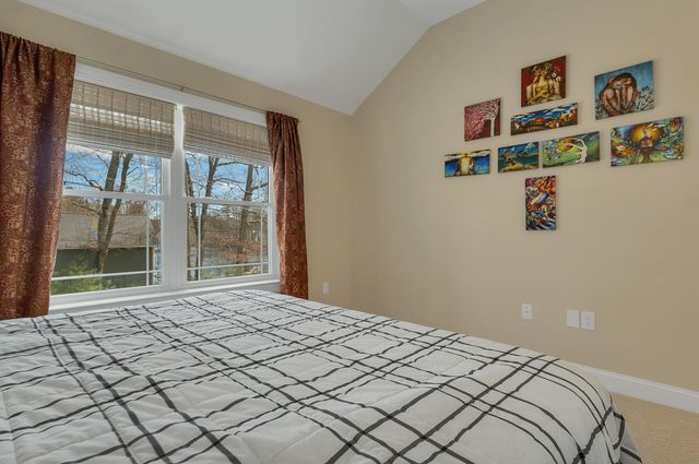 40 Mary Ann Avenue, Salem, NH 03079