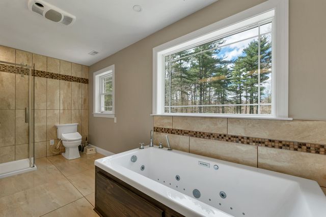 40 Mary Ann Avenue, Salem, NH 03079