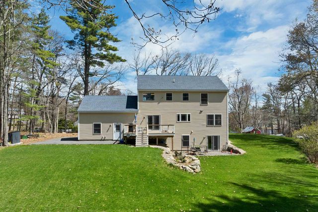 40 Mary Ann Avenue, Salem, NH 03079
