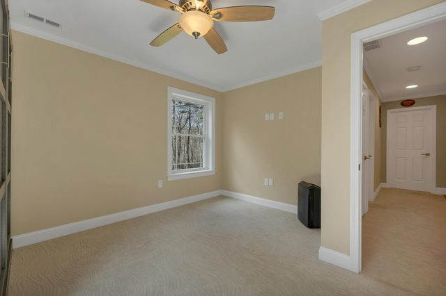 40 Mary Ann Avenue, Salem, NH 03079