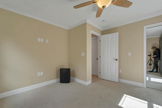 40 Mary Ann Avenue, Salem, NH 03079