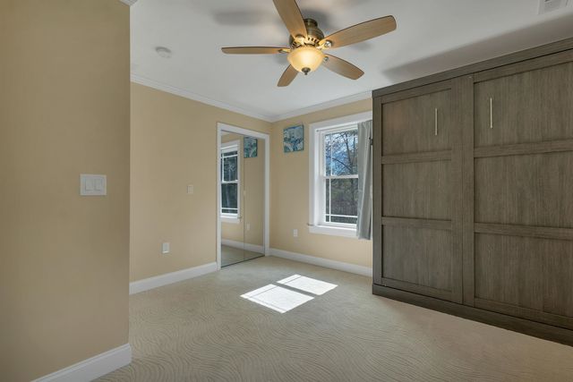 40 Mary Ann Avenue, Salem, NH 03079