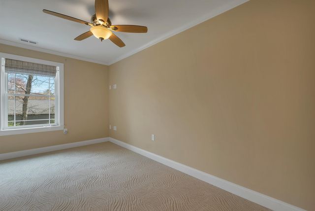 40 Mary Ann Avenue, Salem, NH 03079