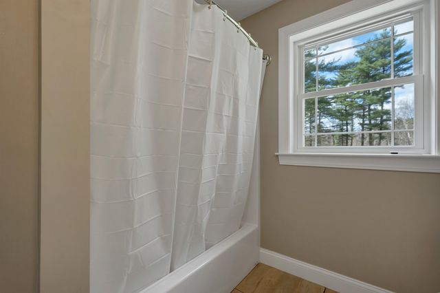 40 Mary Ann Avenue, Salem, NH 03079