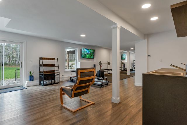 40 Mary Ann Avenue, Salem, NH 03079
