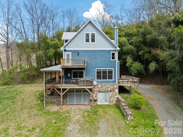 22 Pear Tree Lane, Leicester, NC 28748