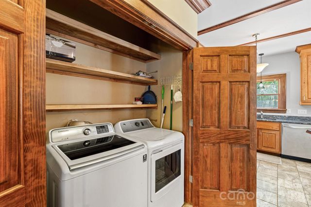 22 Pear Tree Lane, Leicester, NC 28748