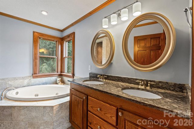 22 Pear Tree Lane, Leicester, NC 28748