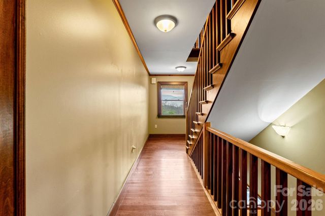 22 Pear Tree Lane, Leicester, NC 28748