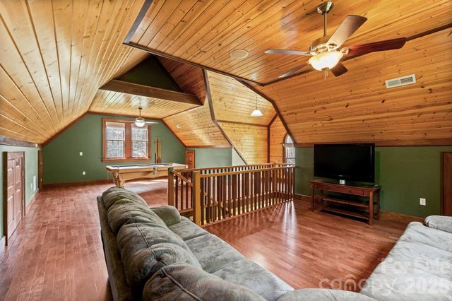 22 Pear Tree Lane, Leicester, NC 28748