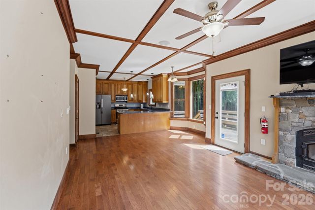 22 Pear Tree Lane, Leicester, NC 28748