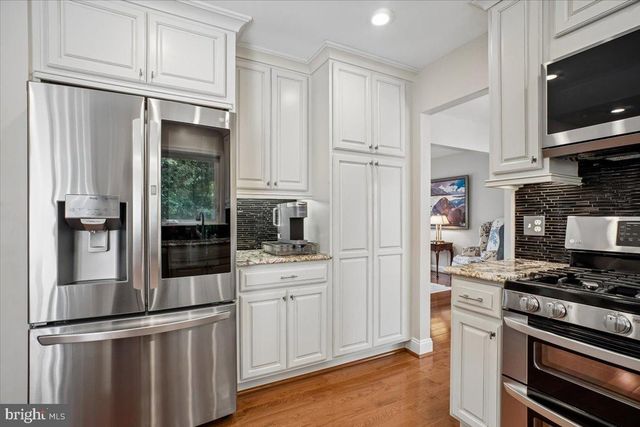 9739 IRONMASTER DR, Burke, VA 22015