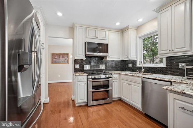 9739 IRONMASTER DR, Burke, VA 22015