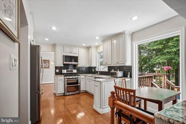 9739 IRONMASTER DR, Burke, VA 22015