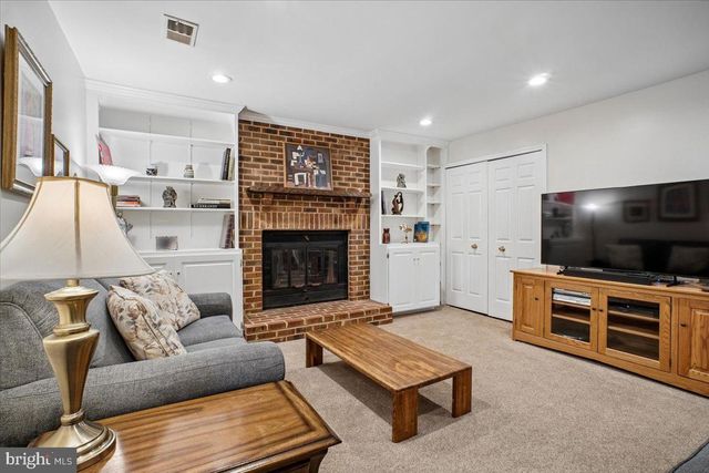 9739 IRONMASTER DR, Burke, VA 22015