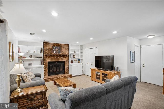 9739 IRONMASTER DR, Burke, VA 22015