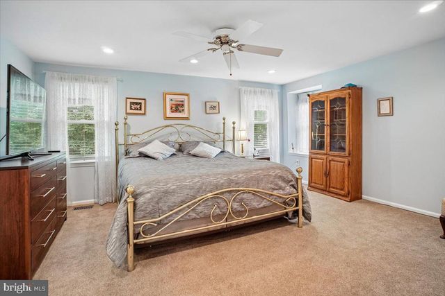 9739 IRONMASTER DR, Burke, VA 22015
