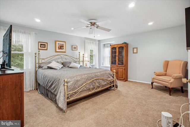 9739 IRONMASTER DR, Burke, VA 22015