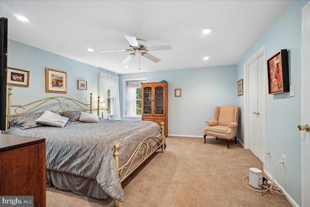 9739 IRONMASTER DR, Burke, VA 22015