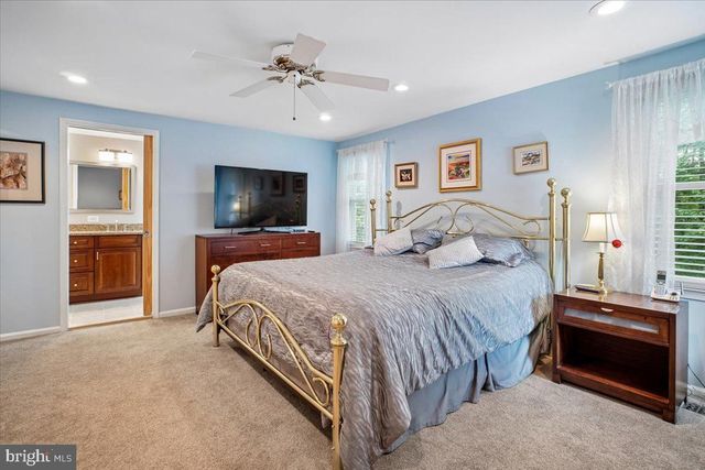 9739 IRONMASTER DR, Burke, VA 22015
