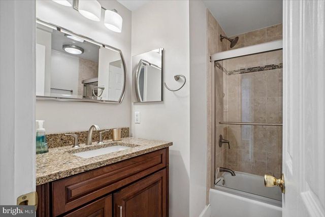 9739 IRONMASTER DR, Burke, VA 22015