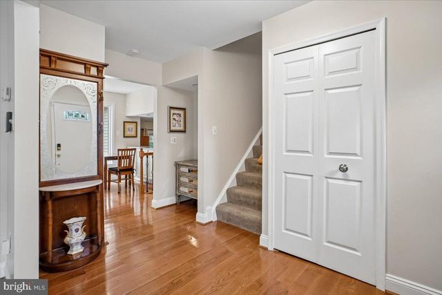 9739 IRONMASTER DR, Burke, VA 22015